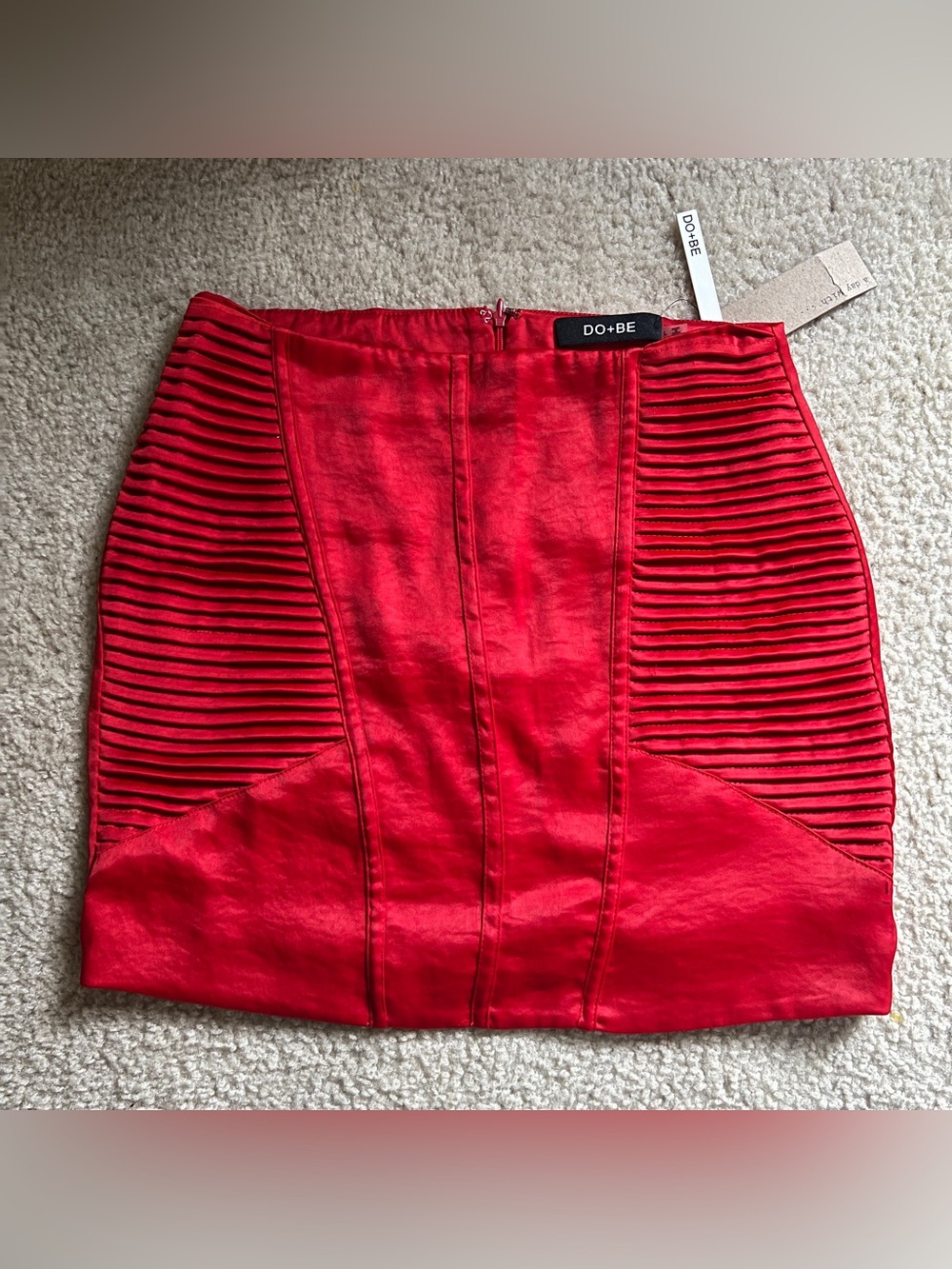 DO+BE Rachel Red Bodycon Mini Skirt Pleated NWT Size L